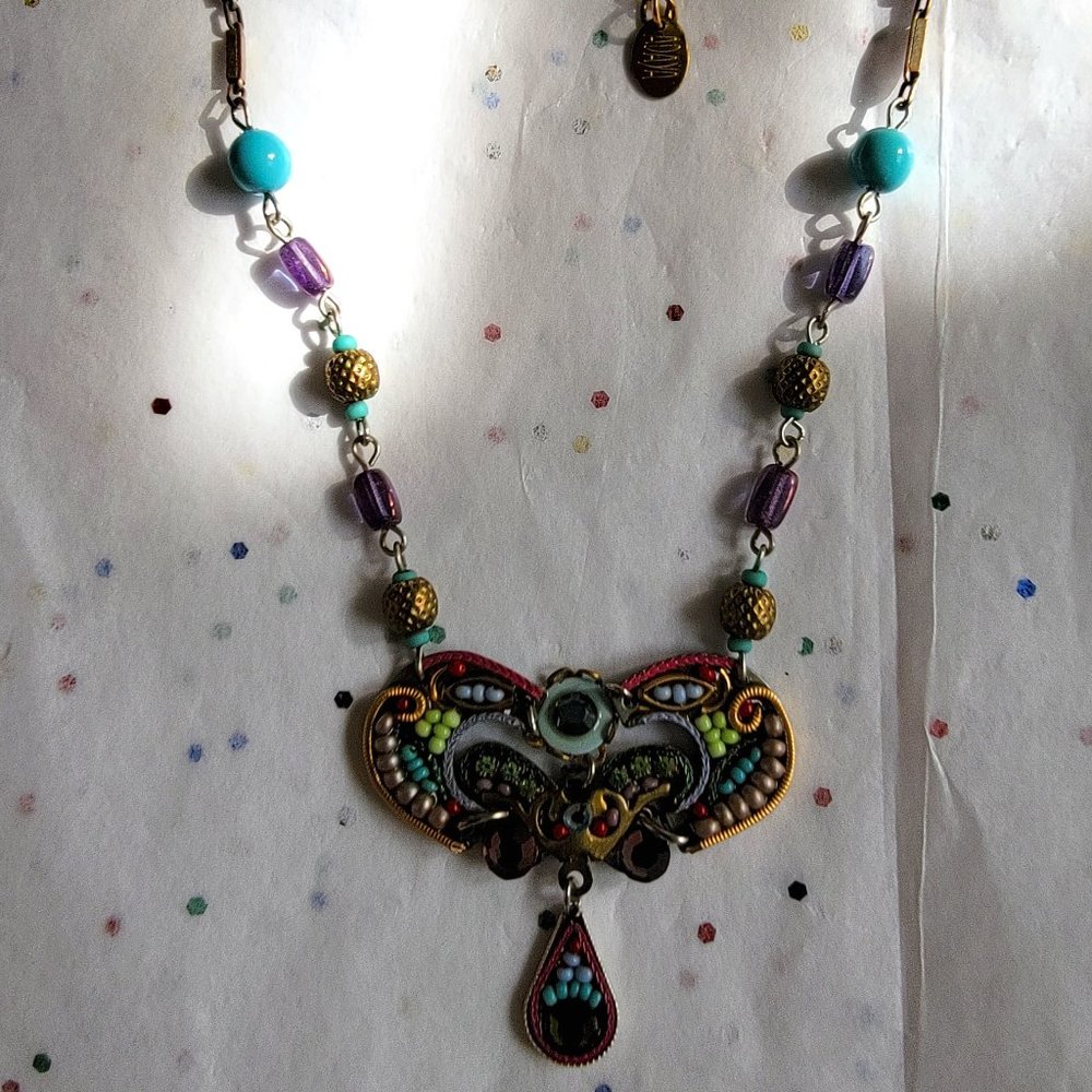 NEW ADAYA MOSAIC STYLE CRYSTAL,  BEADS SMALL BUTTERFLY ANTIQUED BRASS NECKLACE